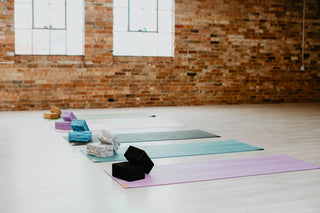 Tapis de yoga très adhérent 4 mm, Grip+ - Bleu crépuscule, - - Kimjaly - Décathlon Tapis de yoga très adhérent 4 mm, Grip+ - Bleu crépuscule, - - Kimjaly - Décathlon
