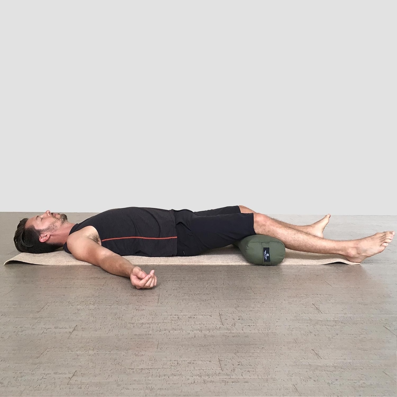 Hugger mugger bolster deals