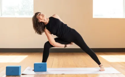 Baddha Parsvakonasana: Bound Side Angle Pose with Nature Mat - Pink Jasper & Foam Yoga Block - Blue