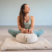 Kino MacGregor Zafu Cushion – Natural Linen - Lifestyle 1